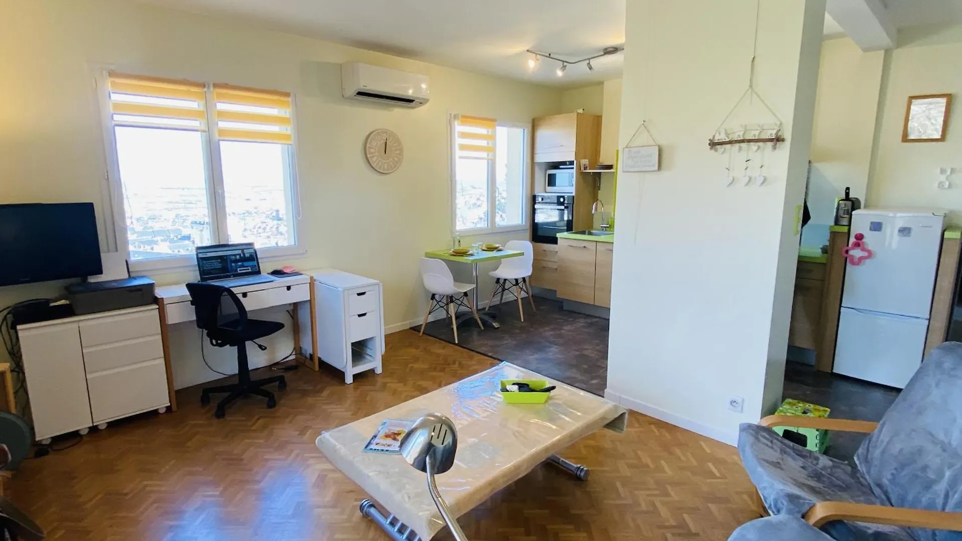 דירות רודז Le Belle Isle 0*,  צרפת